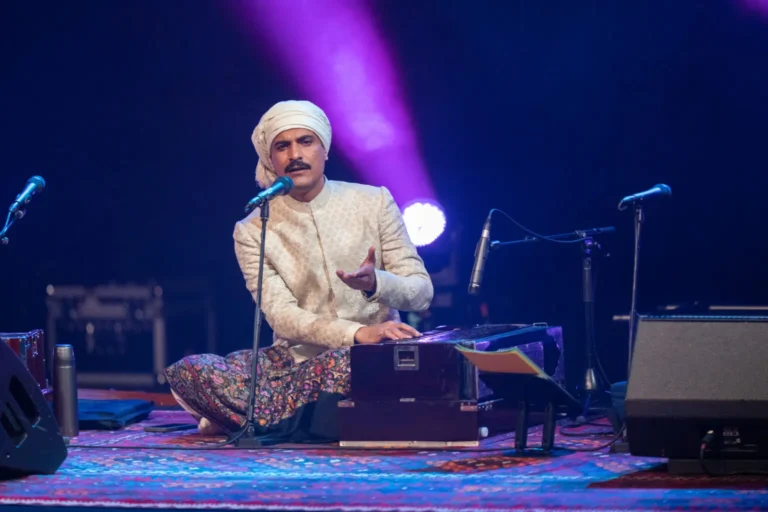 आगरा की ऐतिहासिक दरगाह पर सजी कव्वाली की महफिल