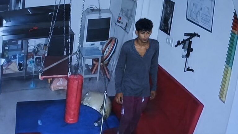 मासूमों की उम्मीदों पर चोर का धावा: मानसिक स्वास्थ्य क्लीनिक में सेंध, CCTV में कैद हुआ आरोपी
